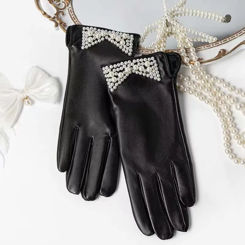 Elegante Lederhandschuhe mit Kettendetails Karnz
