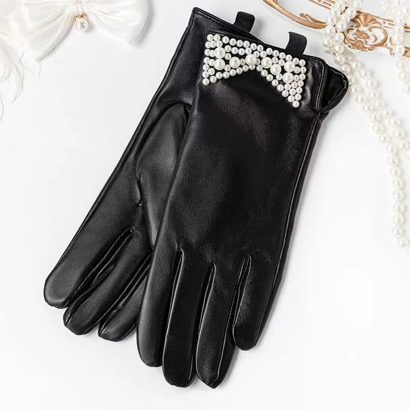 Elegante Lederhandschuhe mit Kettendetails Karnz