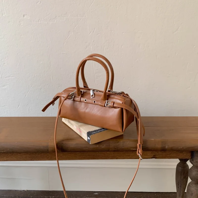 Strukturierte Handtasche