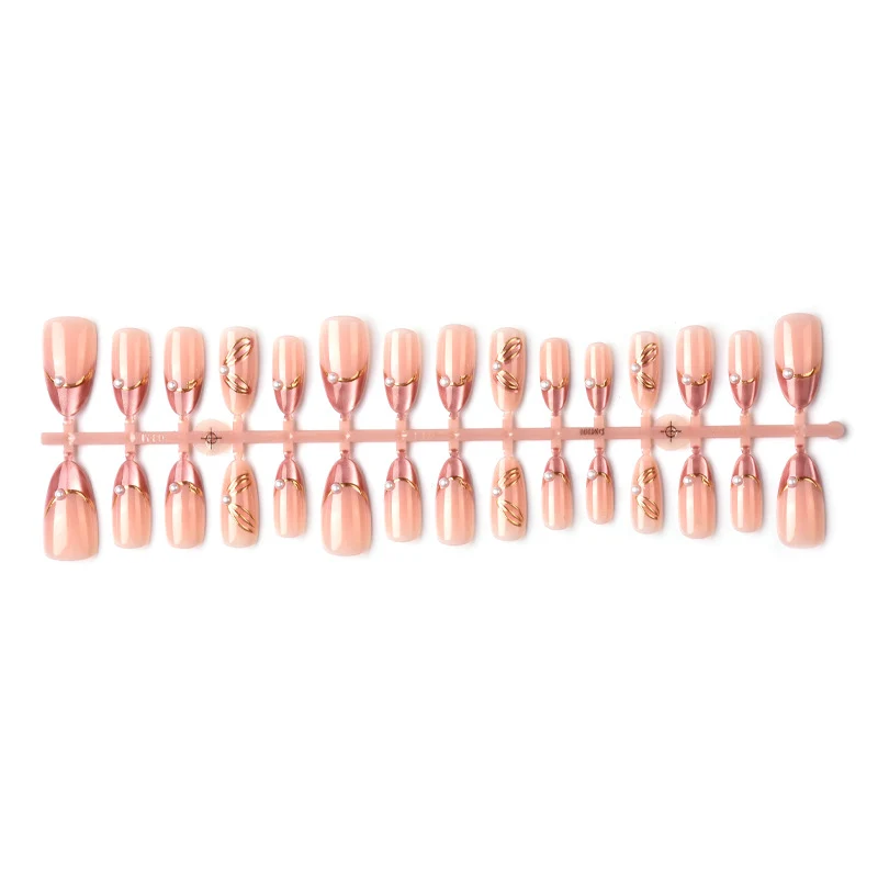 Glamouröse French Tip Press-On Nagelkunst Karnz