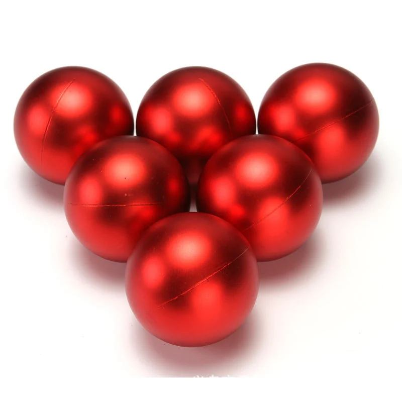 Glitzernde Weihnachtsornamente Karnz