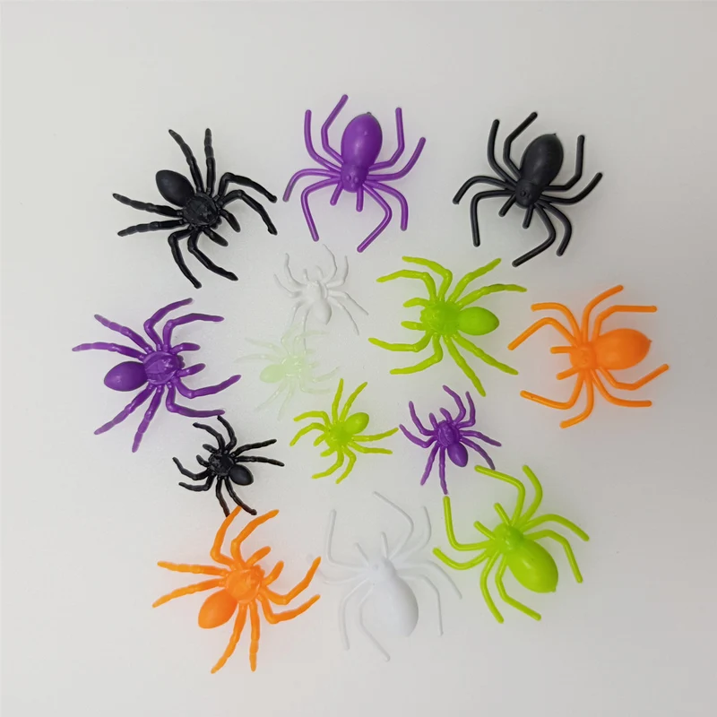 Realistische Halloween-Spinnen-Requisiten Karnz
