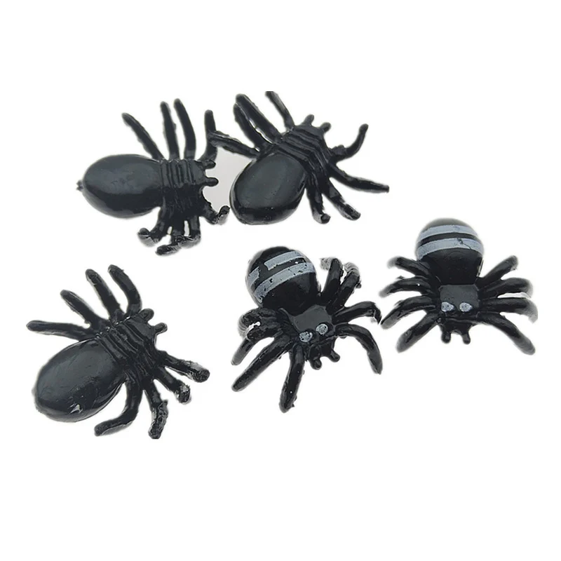 Realistische Dekorative Spinnenfiguren Karnz