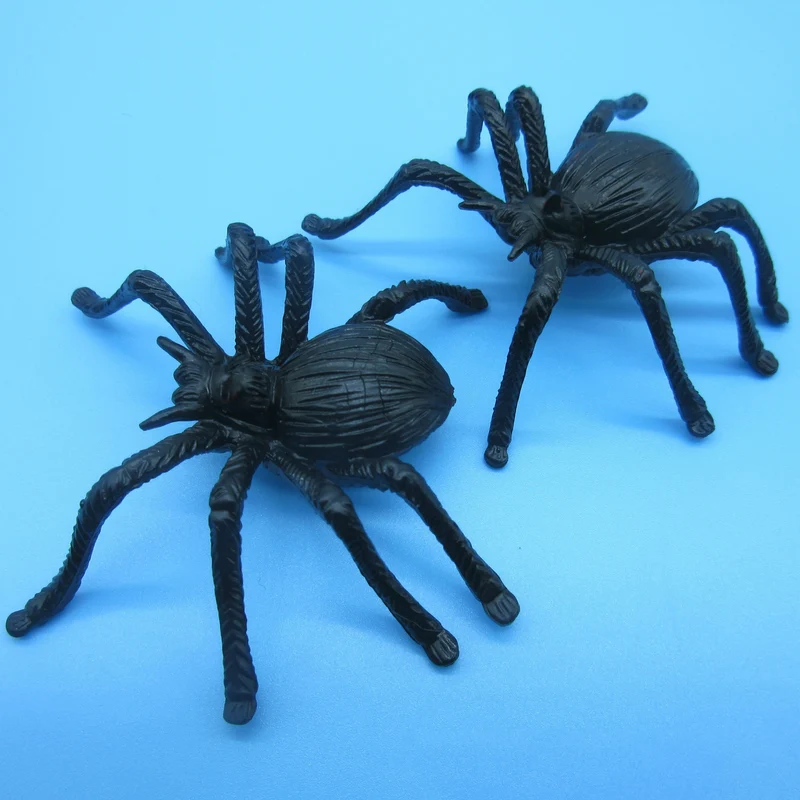 Realistische gruselige Krabbelspinnen-Figurinen Karnz