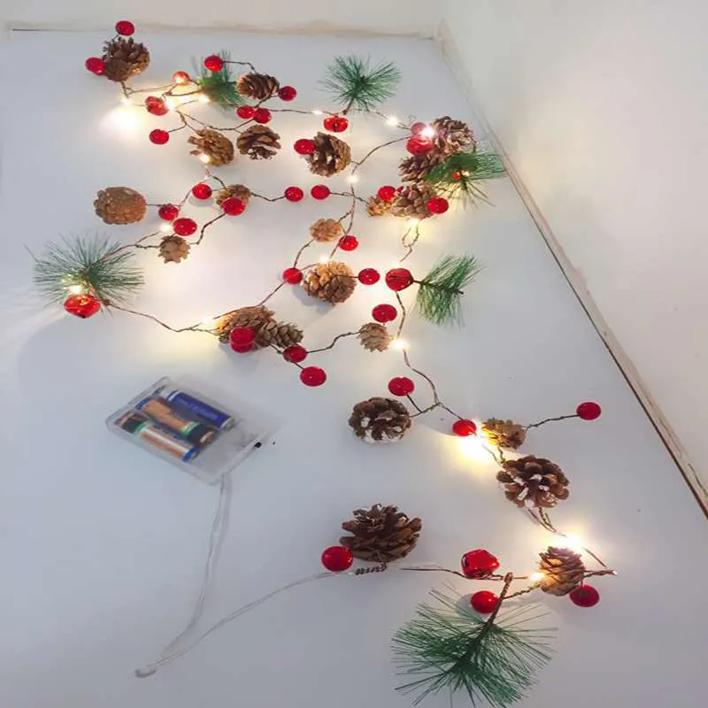 Dekorative Tannenzapfen-Lichterkette Karnz