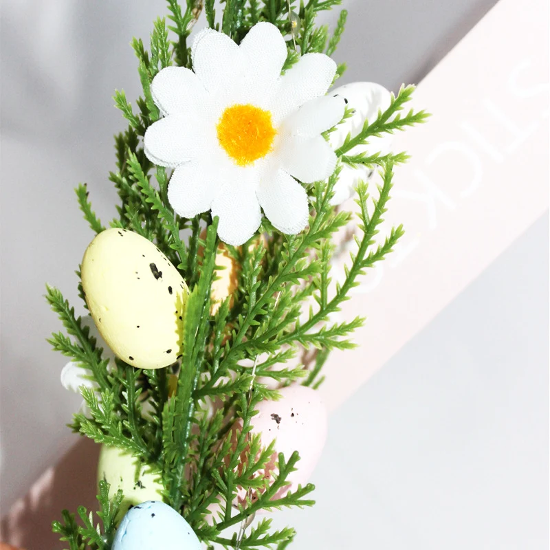 Dekorative Mini-Osterbaum-Anordnung Karnz