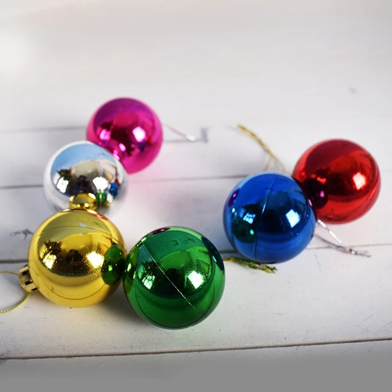 Dekorative Weihnachtskugeln Karnz
