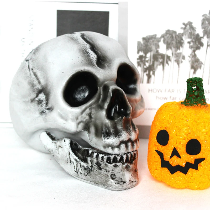 Dekoratives Halloween-Schädel- und Kürbis-Set Karnz