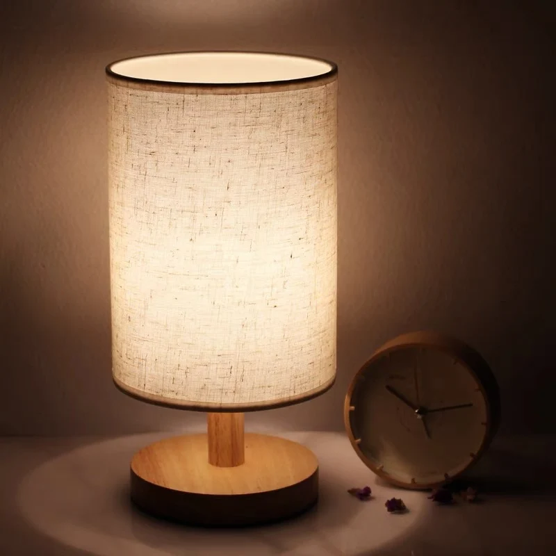 Zeitgenössische stilvolle Tischlampe