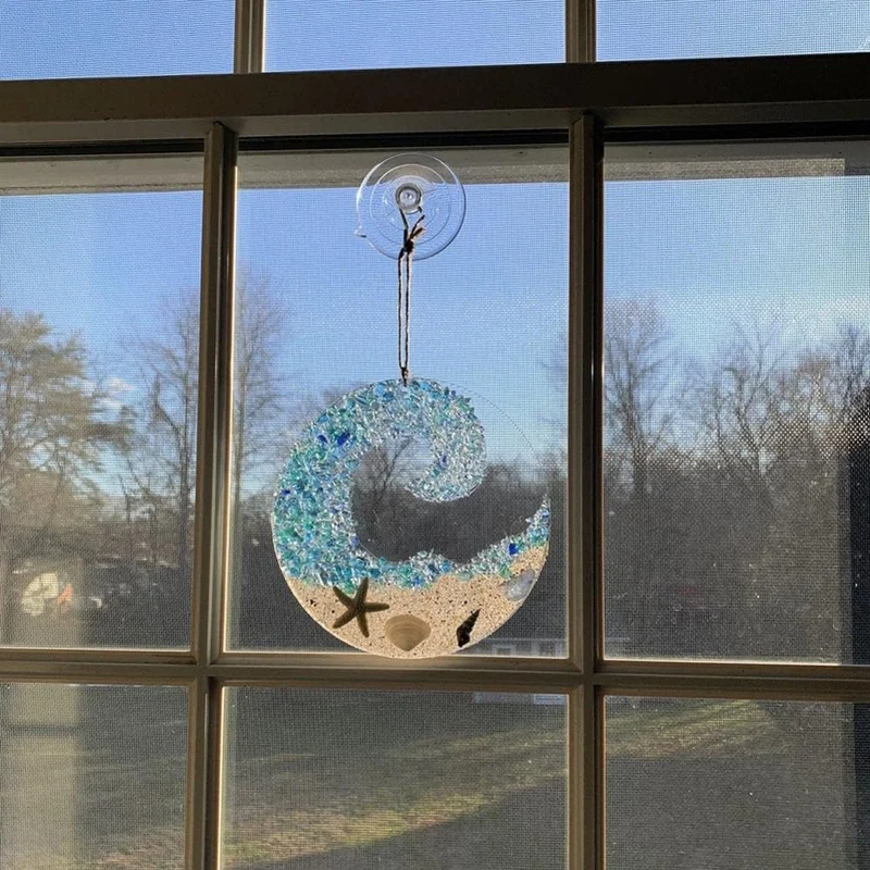 Sonnenfänger aus Treibglas – Strandornament aus brechenden Meereswellen