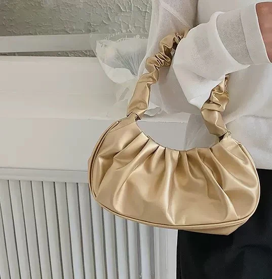 Lässige Beuteltasche Aus Veganem Leder Karnz