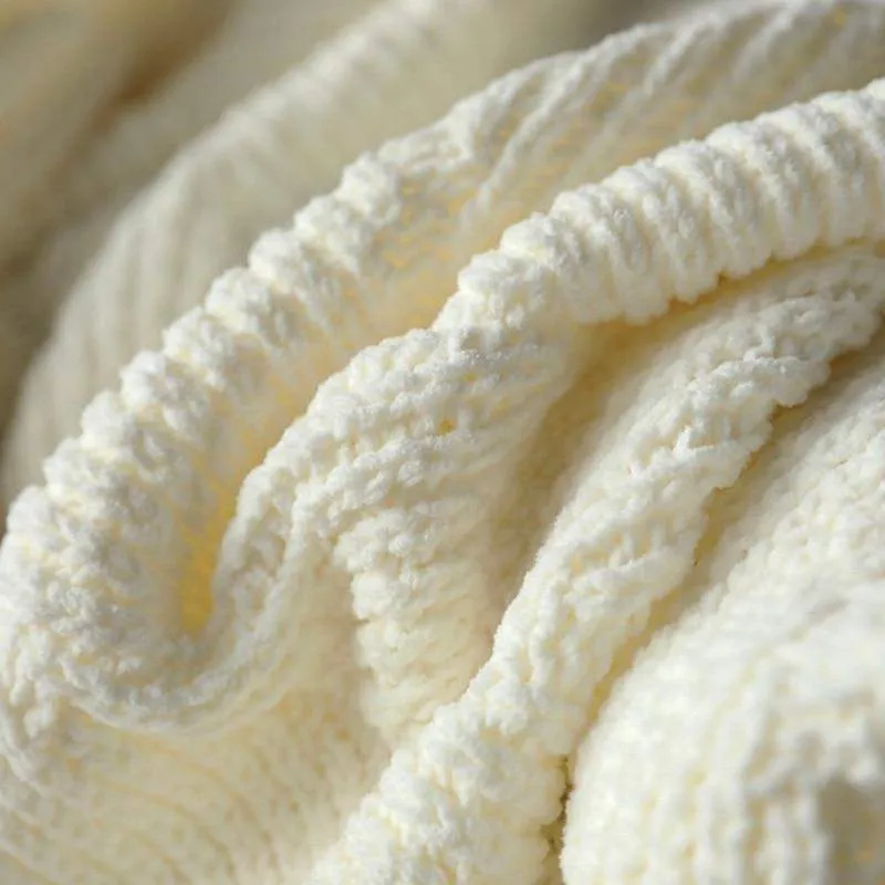 Pom Pom Chenille Decken Karnz