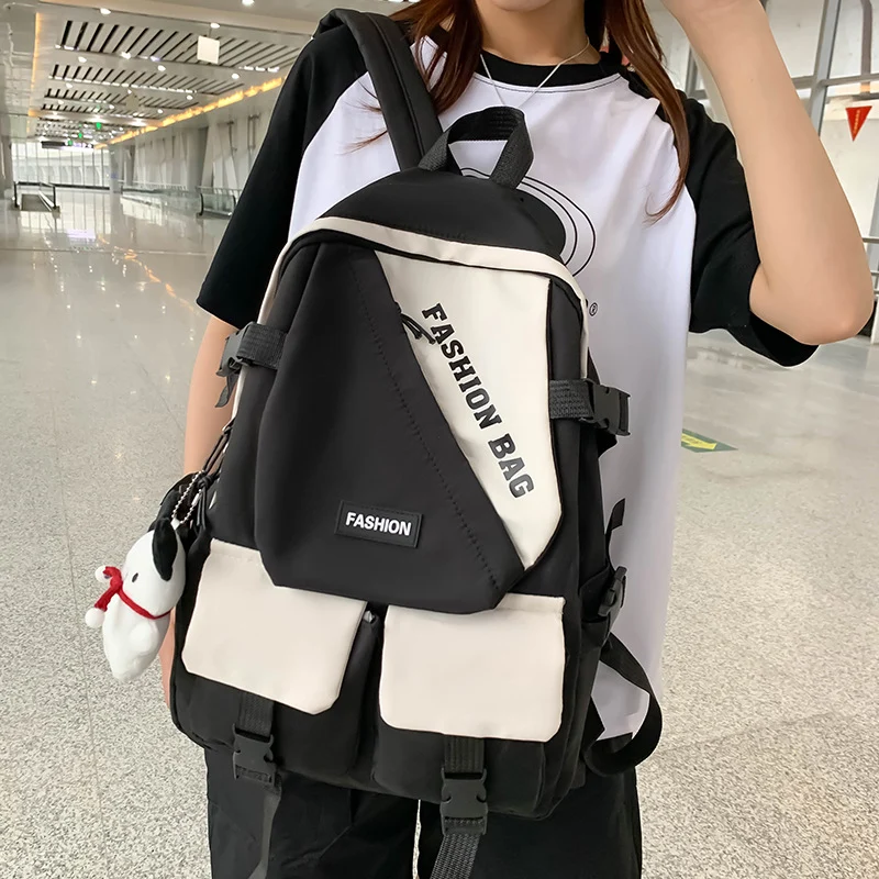 Stilvolle Mehrfach-Taschen-Rucksack Karnz