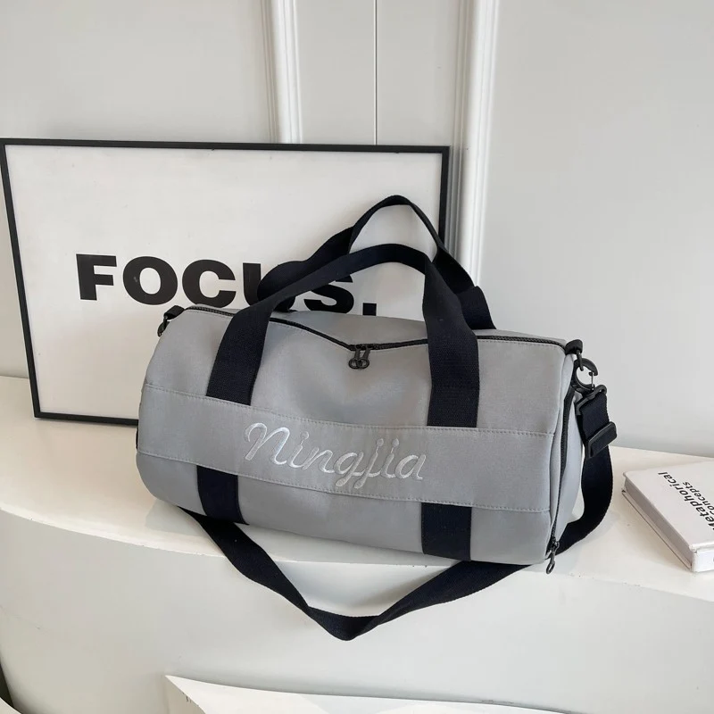 Stylische kompakte Sportduffel Karnz