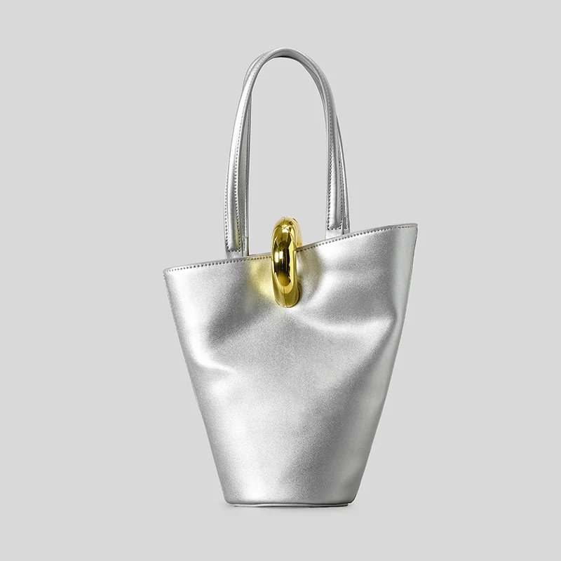 Schlanke moderne Handtasche