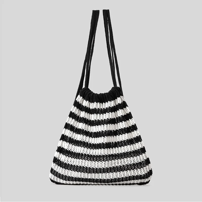 Leichte gestreifte Häkel-Tasche