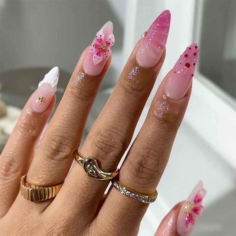 Blumeninspiriertes Stiletto Press-On Nail Set Karnz
