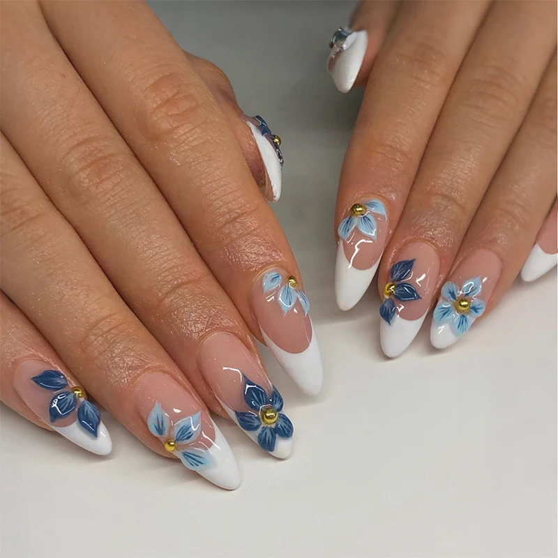 Blumenverzierte Stiletto Press-On Nägel Karnz