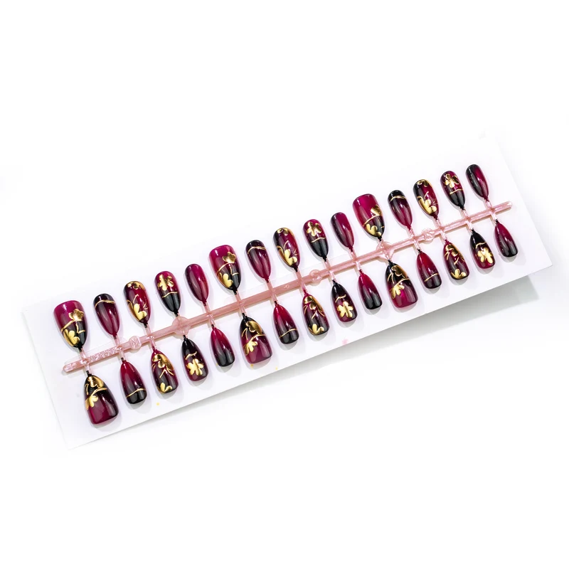 Blumen- und glänzendes Press-On-Nagelkunst-Set Karnz