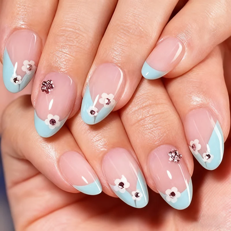 Blumige Akzent Press-On Nail Set mit Edelstein Details Karnz