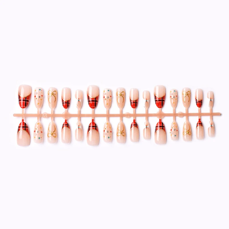 Festliches Press-On-Nagelkunst-Set mit kariertem Design und Edelstein-Akzenten Karnz