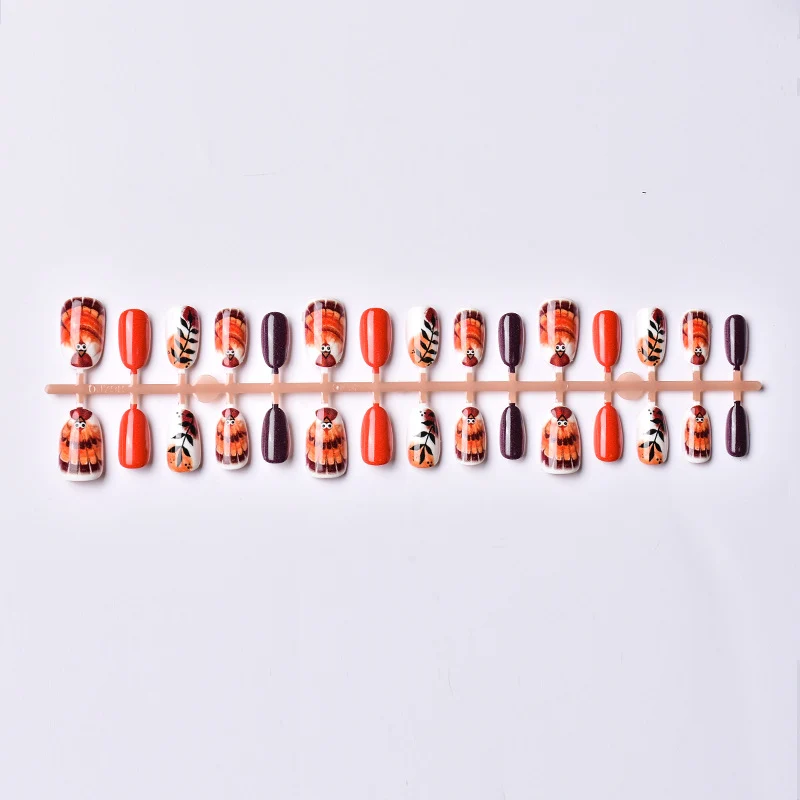 Herbst-Themen Dekorative Press-On Nagelkunst Set Karnz