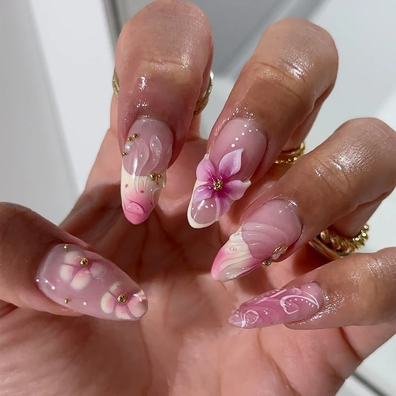 Exquisite Floral Press-On Nail Art Karnz