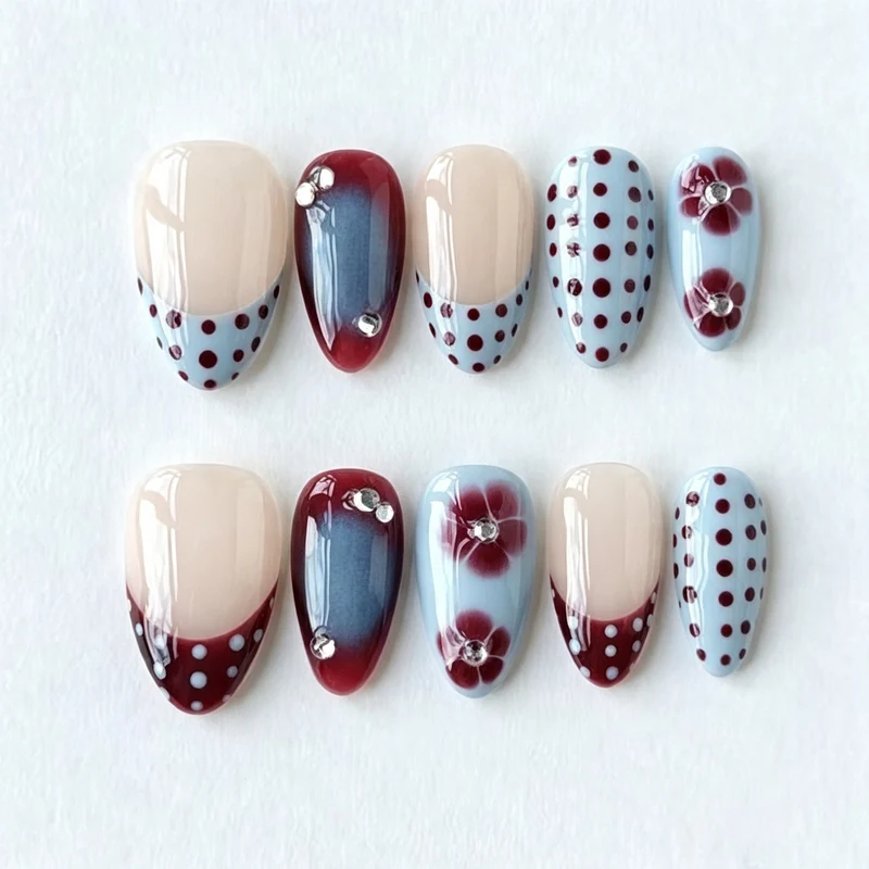 Elegantes Press-On Nagelkunstset mit floralem und gepunktetem Design Karnz