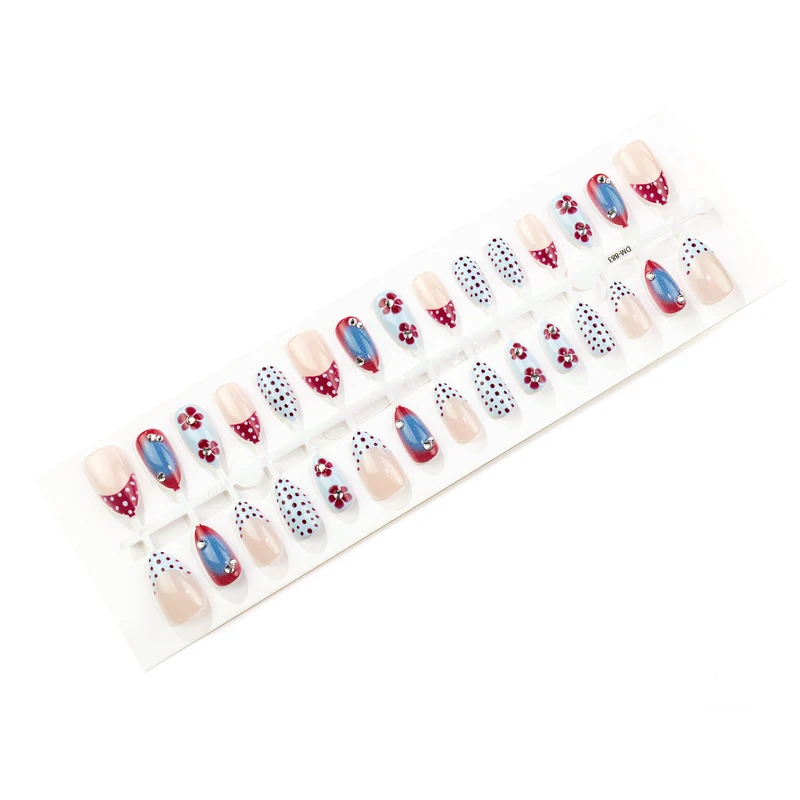 Elegantes Press-On Nagelkunstset mit floralem und gepunktetem Design Karnz