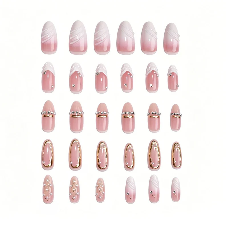 Elegantes spitzes Press-On Nagelkunst-Set mit goldenen Akzenten Karnz