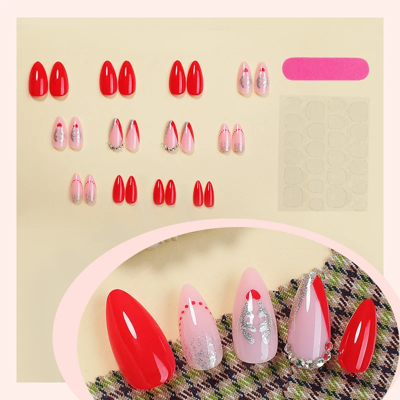 Elegantes Glamouröses Press-On Nagelkunst Set Karnz
