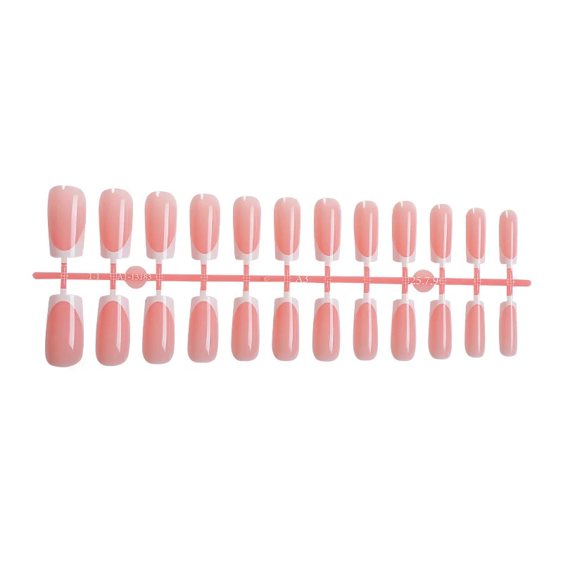 Elegantes French Tip Press-On Nagel Set Karnz