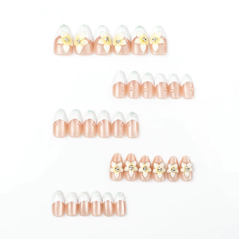 Elegantes Floral Press-On Nail Set Karnz