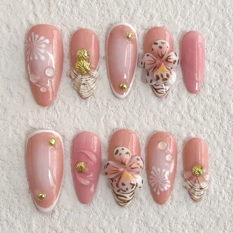 Elegantes florales Press-On-Nagelkunstdesign Karnz