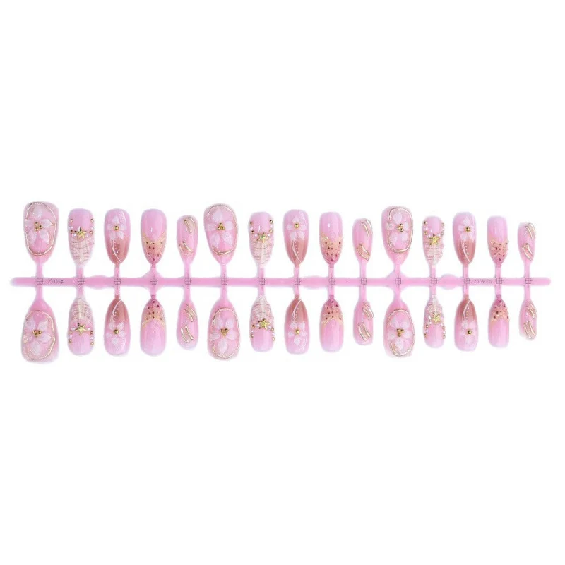 Elegantes, mit Blumen verziertes Press-On-Nagelset Karnz