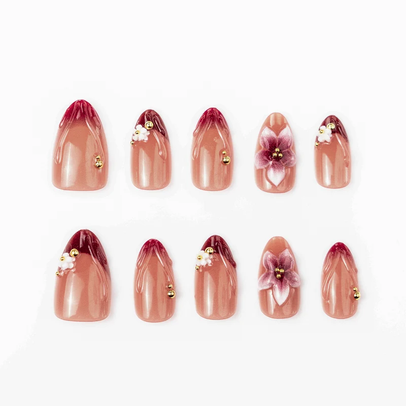 Elegantes floral-verziertes Press-On-Nagelkunst-Set Karnz