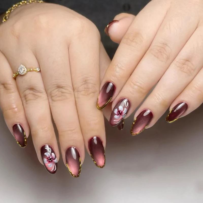 Elegantes florales Akzent-Press-On-Nagelkunst-Set Karnz