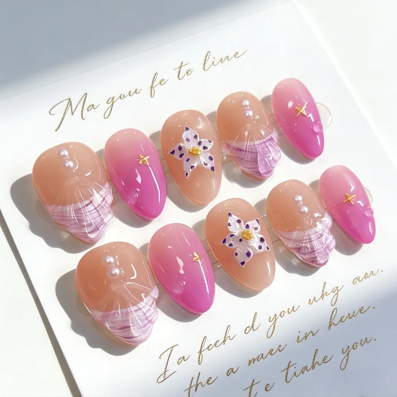 Dekoratives Press-On-Nagelset mit floralen und sternförmigen Akzenten Karnz
