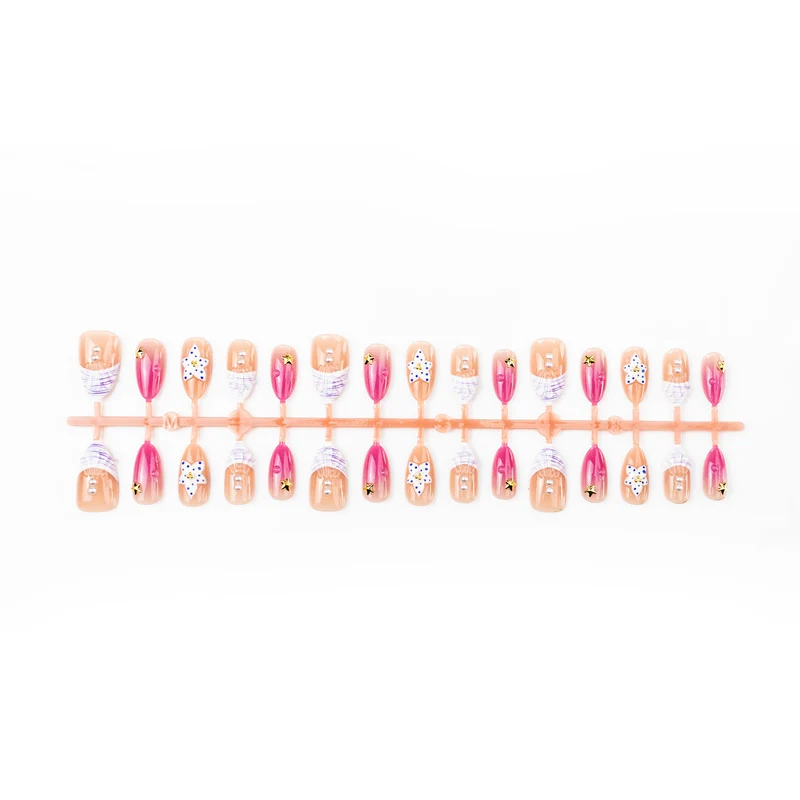 Dekoratives Press-On-Nagelset mit floralen und sternförmigen Akzenten Karnz