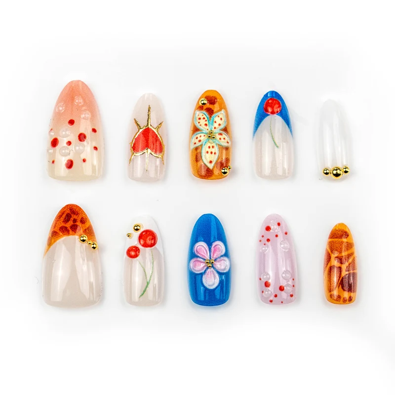 Dekorativer Press-On Nagelkunst Set mit künstlerischen Designs Karnz