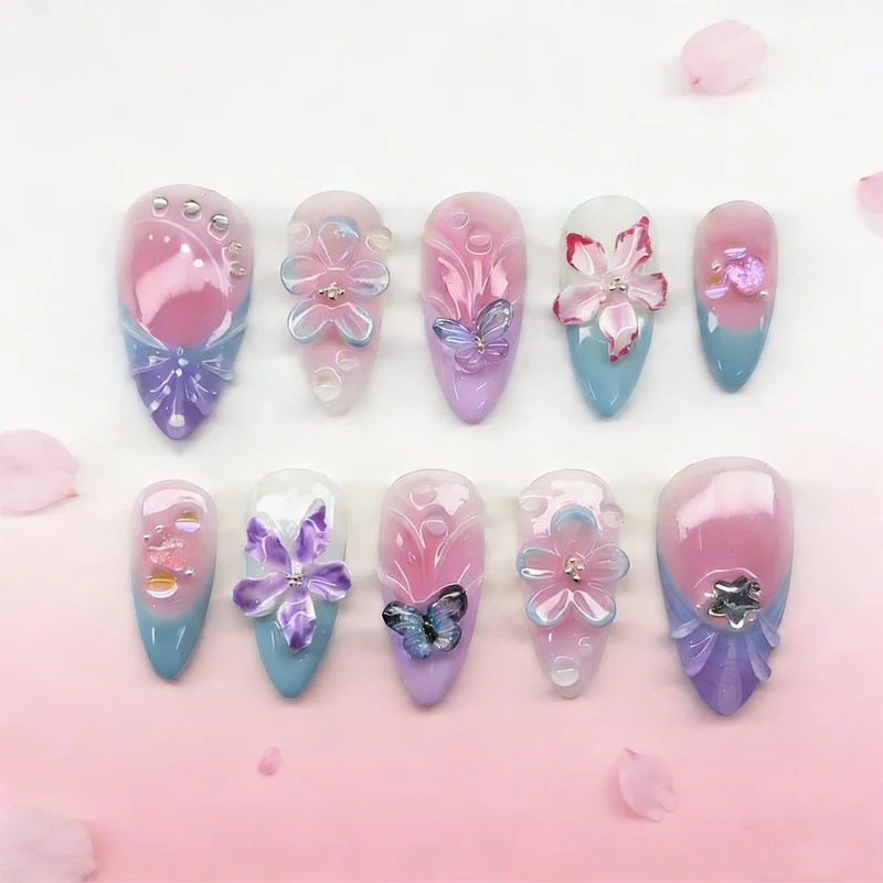 Dekorative Nagelkunst Karnz