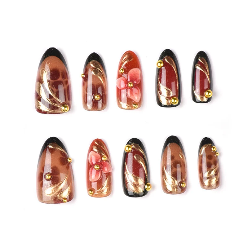 Dekorativer Floral Press-On Nagelkunst Set Karnz