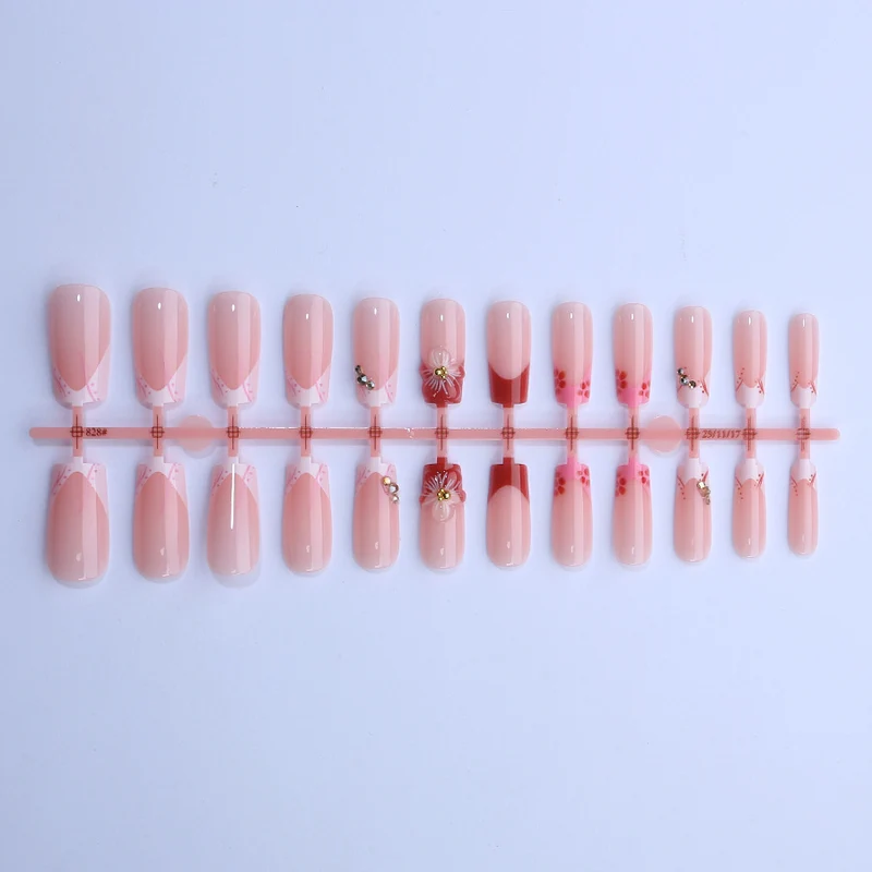 Dekoratives florales Press-On Nagelkunstset Karnz
