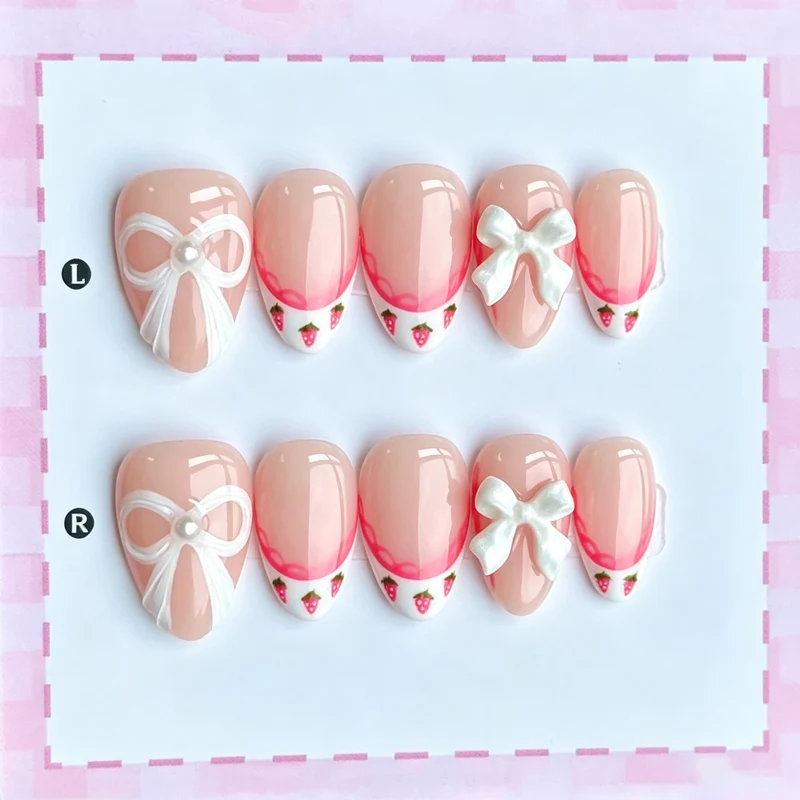 Dekorativer Bow- und Erdbeer-Themen Press-On Nagelkunst Set Karnz