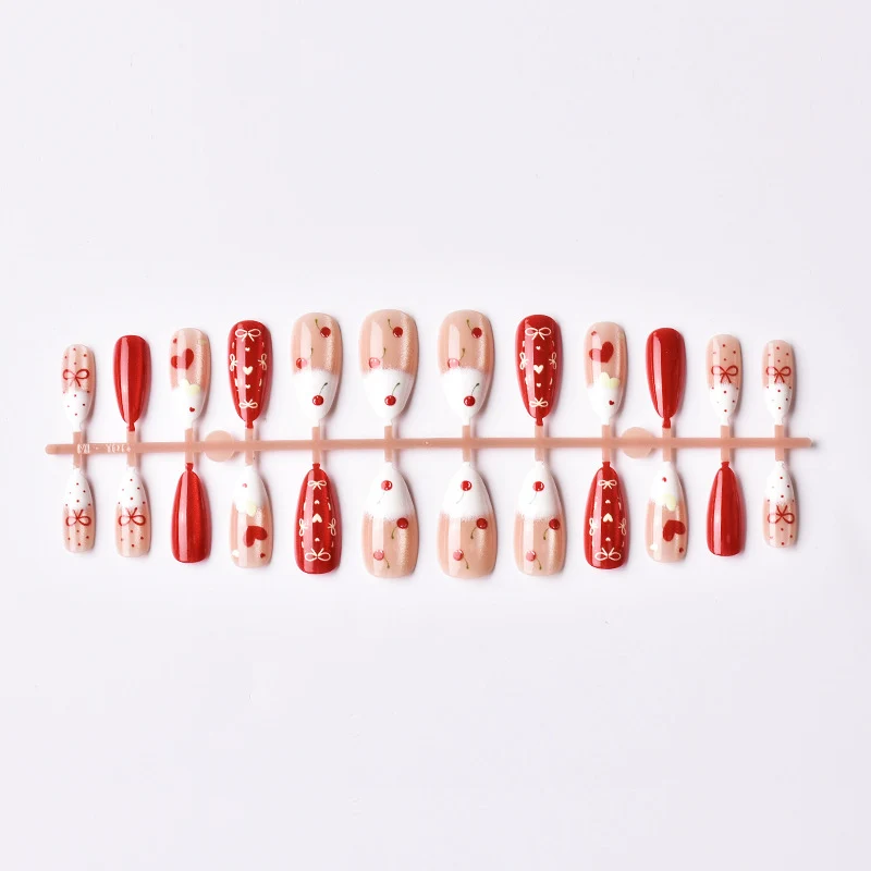 Kreatives Cherry-Design Press-On Nagelset Karnz