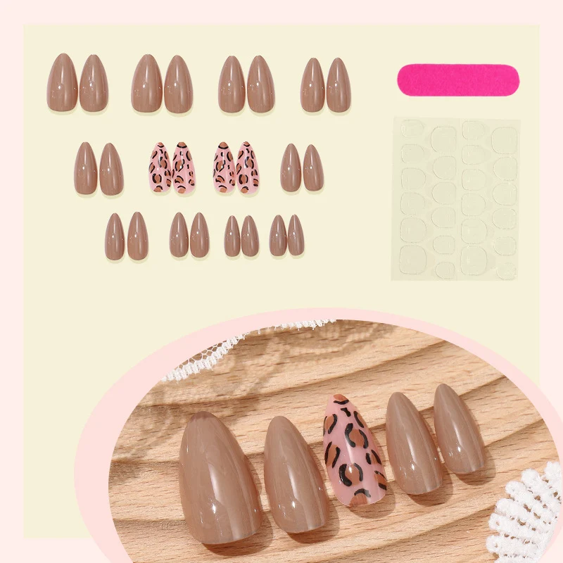 Kreatives Tierdruck Press-On Nagelkunst Set Karnz