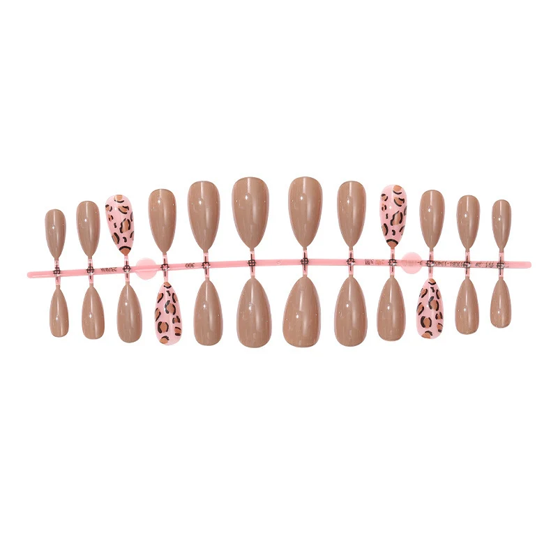 Kreatives Tierdruck Press-On Nagelkunst Set Karnz