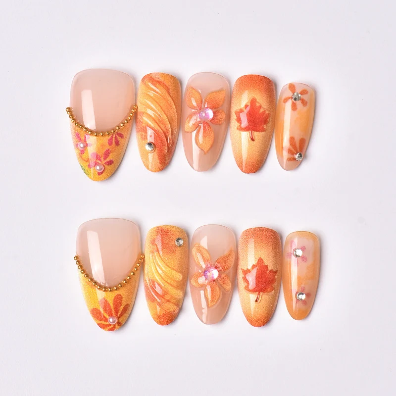 Herbst-inspirierte künstlerische Press-On-Nagelkunst Karnz