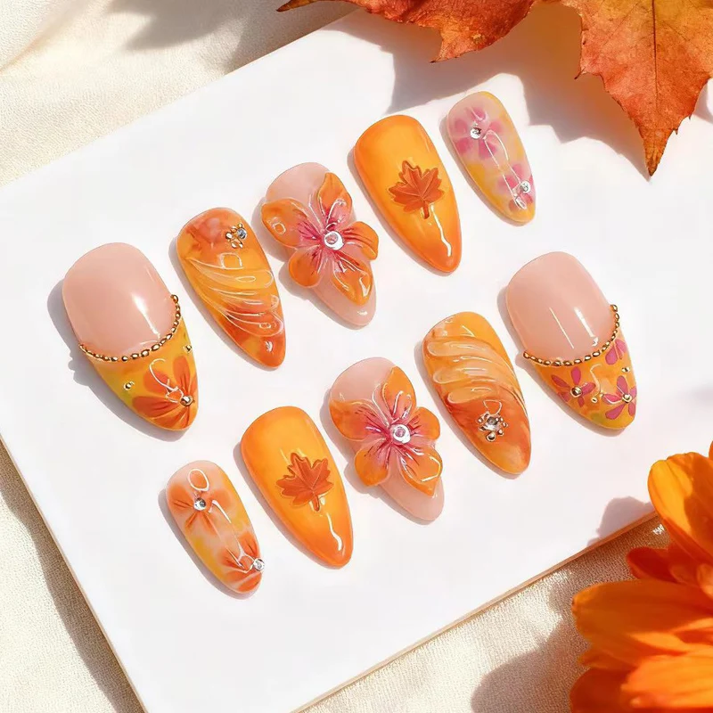 Herbst-inspirierte künstlerische Press-On-Nagelkunst Karnz