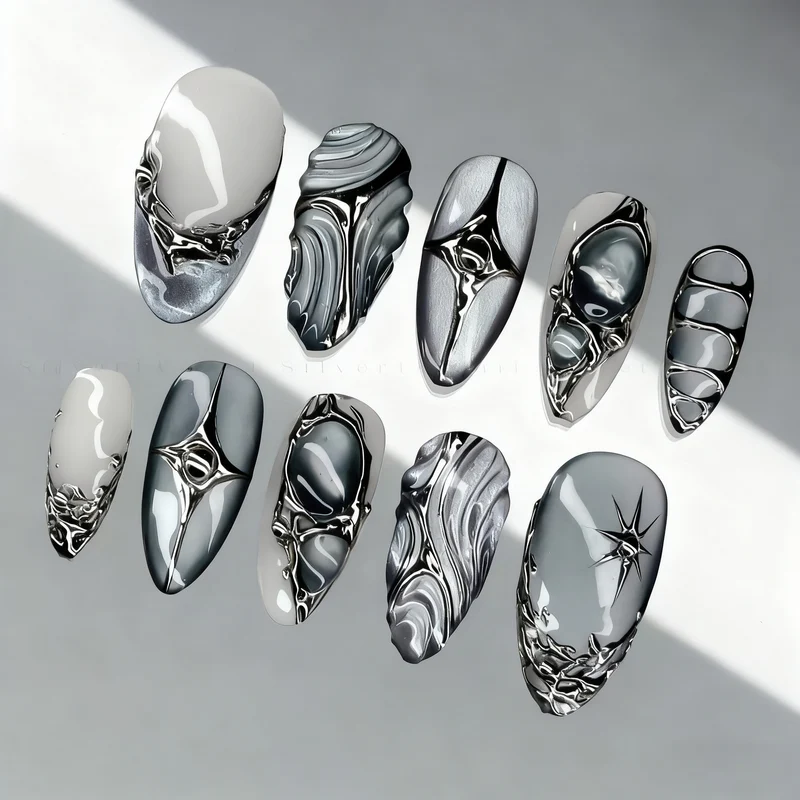 Künstlerisches Drucknagelset mit metallischen Akzenten Karnz